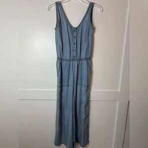 Denim&Co Light Blue Maxi jumpsuit size 6 in excellent condition